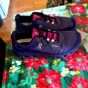 Size 8 waterproof on clouds, used but still great shape….